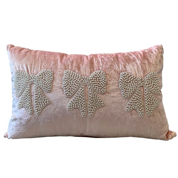Magaschoni Beaded Faux Pearl Bows on Pink Velvet Decorative Pillow 14x20 New - Picture 1 of 16